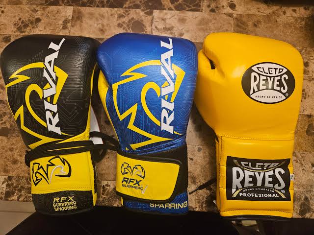 Comparativa guantes de boxeo rival y cleto reyes